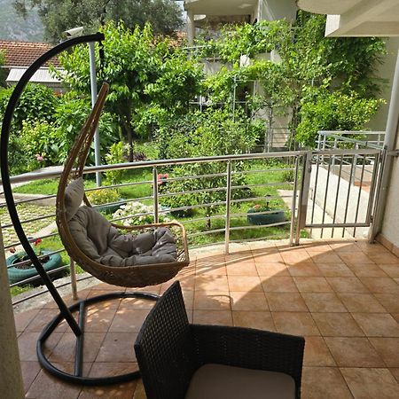 Roman Garden Apartment Рисан Екстериор снимка