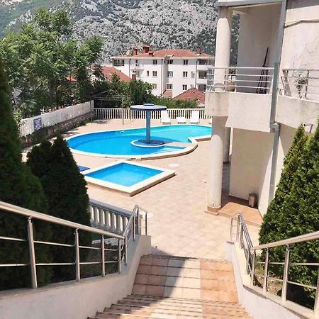 Roman Garden Apartment Рисан Екстериор снимка